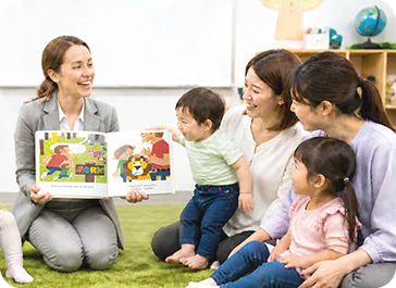 子ども英会話のプロ！イーオン講師の本格的な読み聞かせ