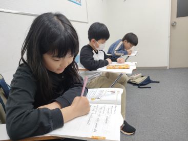 イーオンキッズ小牧校は、講師が英会話力アップをしっかりバックアップします。