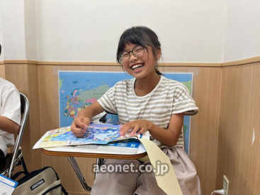 イーオンキッズ岩倉校は、講師が楽しく英会話を身につけるお手伝いをします。