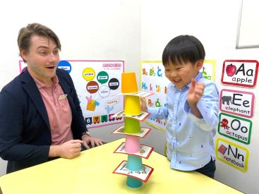 イーオンキッズ名駅校は、講師が楽しく英会話を身につけるお手伝いをします。