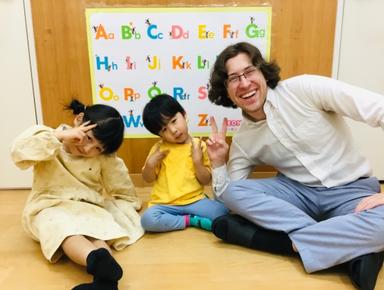 イーオンキッズ中村公園校幼児クラスレッスンの様子
