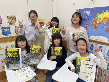 イーオンキッズ中村公園校、小学生、文法クラスの様子