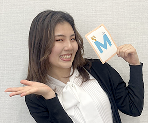 イーオンキッズ赤池校の外国人講師のManami先生。
