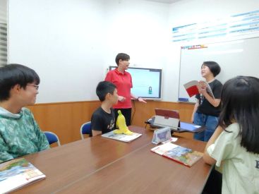 イーオンキッズのレッスンでは、発表などのアクティビティがたくさんです。