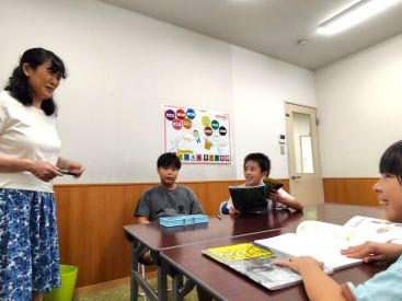 イーオンキッズ大府校では、子どもたちがのびのび楽しめるレッスンです。