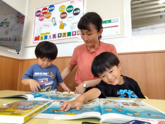 子どもがのびのび楽しめる空間で英語を学んでいます！