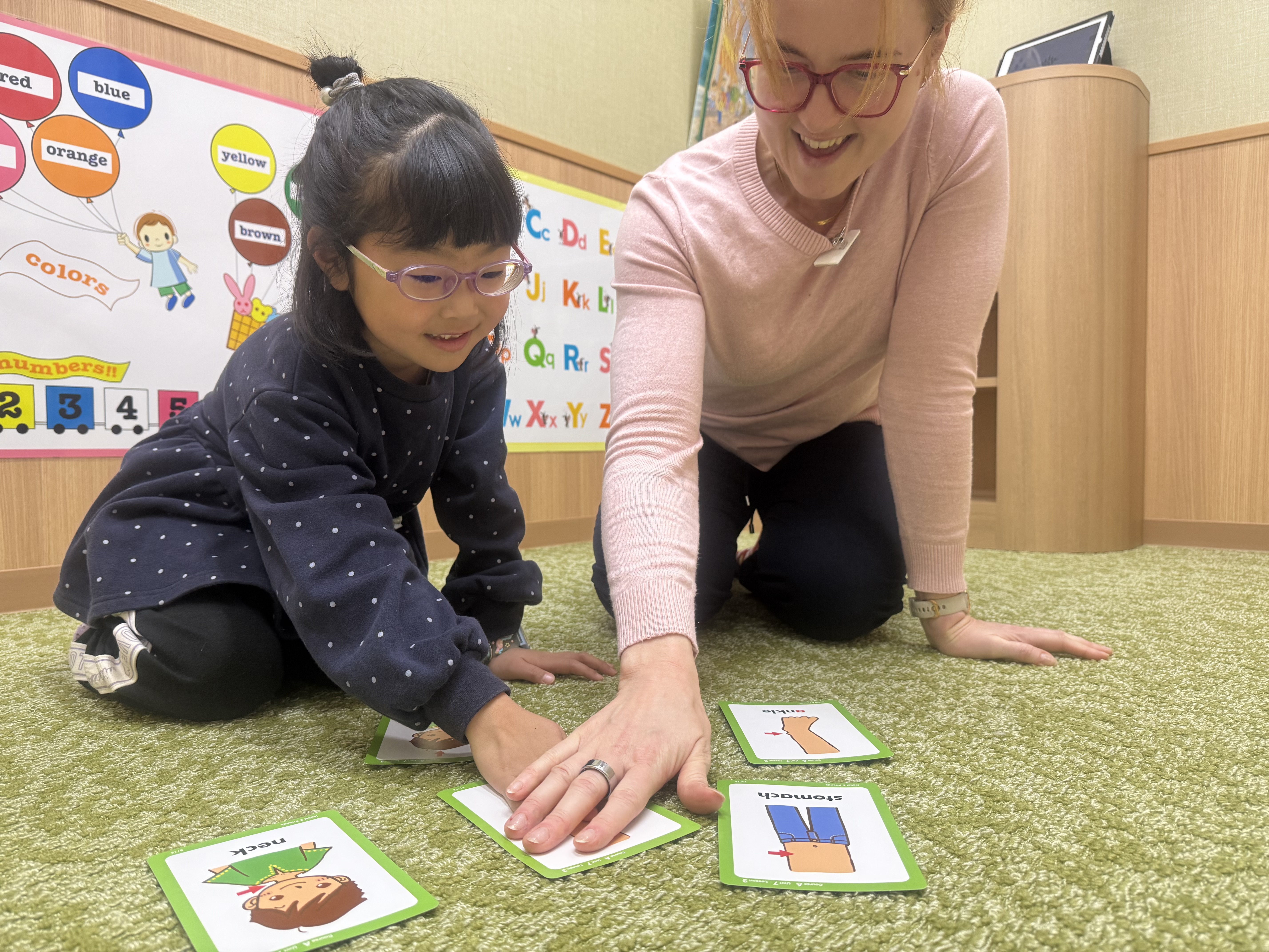 イーオンキッズ刈谷校は、生徒様が安心して学べるようスタッフが支援します。