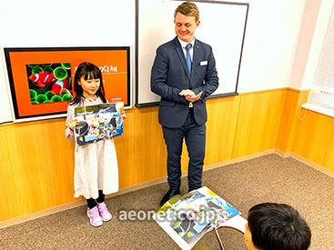 イーオンキッズ秋田校の講師が、丁寧に英会話学習をサポートします。