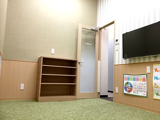 イーオンキッズ福井校のキッズルームは、新しくて清潔です。