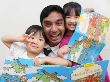 イーオンキッズ博多校はご兄弟やお友達と一緒に通われる方が多いです。