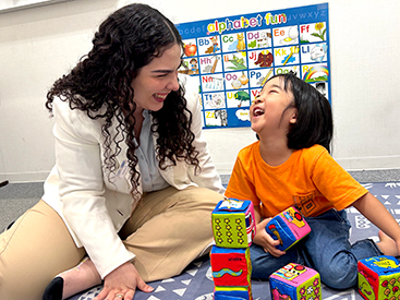 イーオンキッズ天神校のスタッフが、生徒様の学びを全力でサポートします。