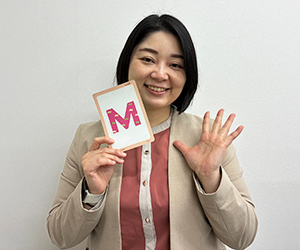 イーオンキッズ各務原校の日本人講師は、Madokaです。