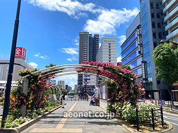 イーオンキッズ福山校は、駅近で通いやすい環境です。
