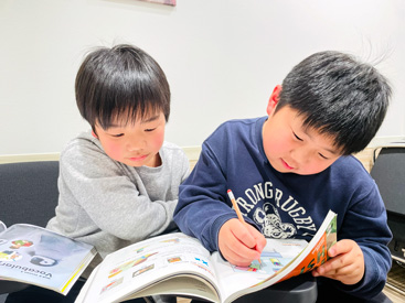 イーオンキッズエキシティ広島校はご家族やお友達と通う方が多いです。