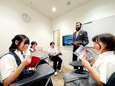 イーオンキッズエキシティ広島校では、将来に直結する実践的な英語力が身につきます。