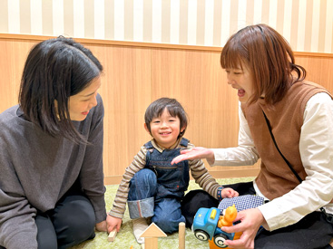 イーオンキッズ緑井スカイステージ校の講師陣が、お子様の英会話力向上をお手伝いします。