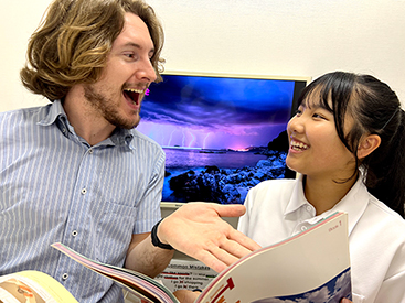 イーオンキッズ緑井スカイステージ校にて、英検二次試験対策をサポートします。