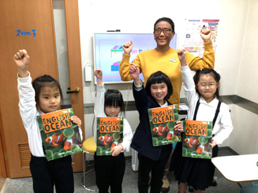 イーオンキッズ東広島校のスタッフが、生徒様の学びを全力でサポートします。