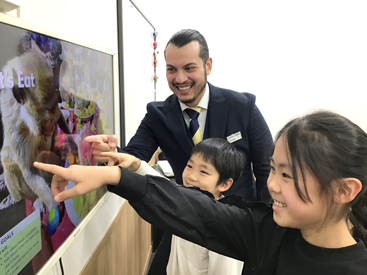 イーオンキッズ福山校の講師陣が、お子様の英会話力向上をお手伝いします。