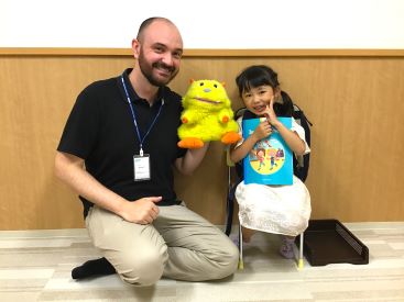 イーオンキッズフィール旭川校の講師が、お子様の上達をサポートいたします。