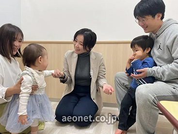 イーオンキッズ札幌本校のベビークラスの様子です。