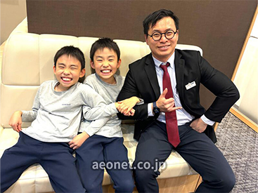 イーオンキッズ札幌本校では、ご兄弟や親子でのご通学者も多いです。