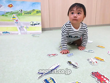 イーオンキッズ札幌駅北口校のベビークラスの様子。