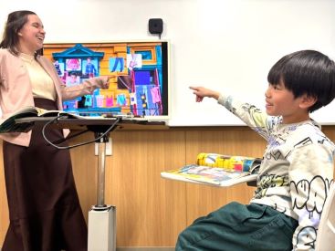 イーオンキッズ麻生校の講師が、お子様の英会話力アップを全力で応援します。