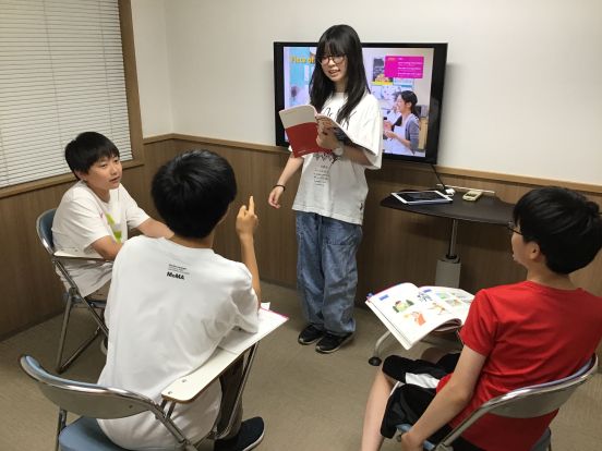 イーオンキッズフィール旭川校では、中学生が英語を好きになる楽しいレッスンをご提供します。