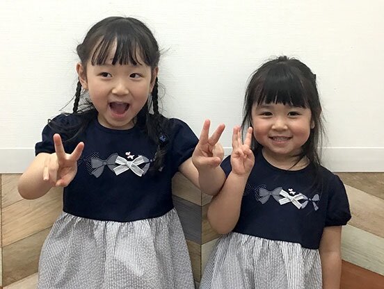 イーオンキッズ西宮北口校に通っていただいている仲良し姉妹！