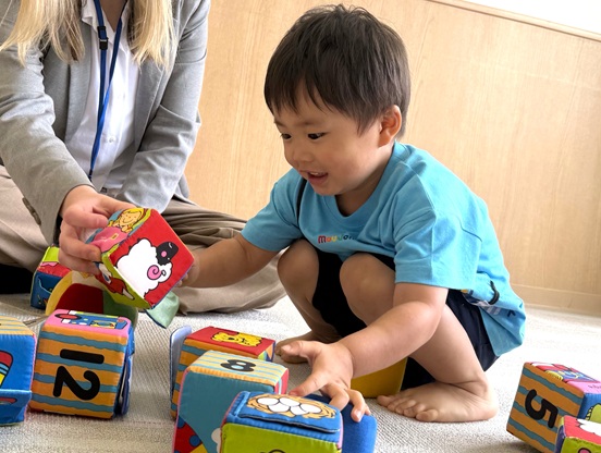 イーオンキッズつくば駅前校は1歳のお子様からご受講可能です。