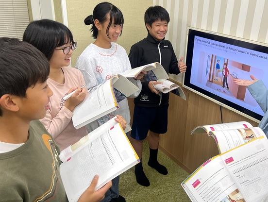 イーオンキッズつくば駅前校の中学生レッスンで、会話力をしっかり身につけます。