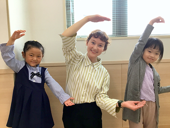 イーオンキッズ中山校では、ご紹介でのご入学など、ごきょうだいやお友達とお通いいただけます。