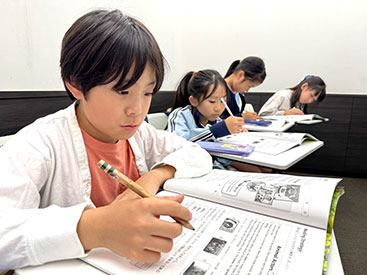 イーオンキッズ橋本校では自習室でHWまでしっかりサポートします。