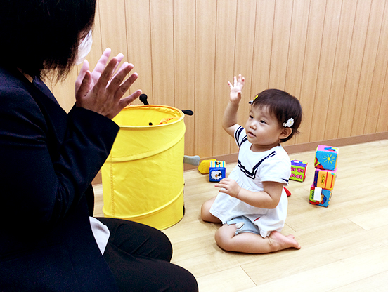 イーオンキッズ高知校には、満1歳からお通いいただくことができます。