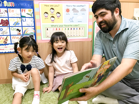 イーオンKIDS京都駅前校の幼児クラスの様子です。外国人講師担当の幼児クラスが充実！