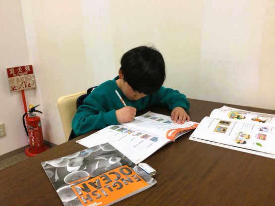 イーオンキッズ桑名校なら、学校が開校している時間なら自由に使えます。