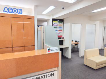 英会話イーオン四日市校の入り口です。