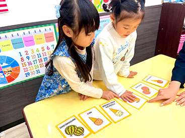 イーオンキッズ仙台ロフト校のベビークラスの様子。