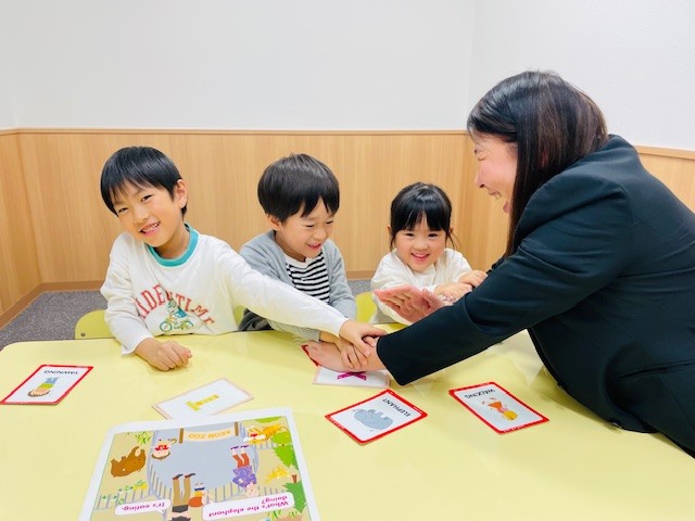 未就学児クラス・ゲームを通して楽しくレッスン