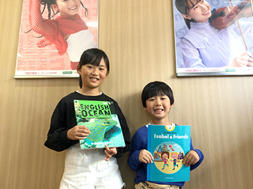 イーオンキッズ諏訪ステーションパーク校では、お友達・ごきょうだいと一緒に通学ができます。