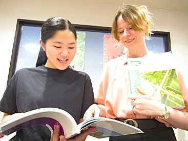 イーオンキッズ上田校では、講師が楽しく英会話を身につけるお手伝いをします。
