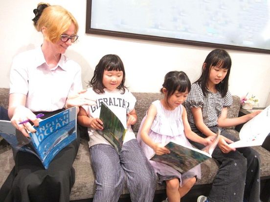 イーオンキッズ上田校なら、小学生が楽しく英語を学べるレッスンをご用意！