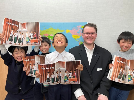 イーオンキッズ奈良学園前校では、講師が英会話の上達をしっかりサポートします。