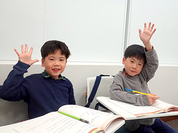 イーオンキッズラブラ2新潟本校では、ご紹介でお友達やご家族と一緒にご通学もできます。