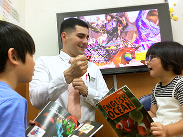 イーオンキッズ津山校では、将来に直結する実践的な英語力が身につきます。