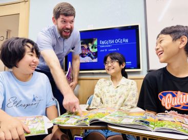 イーオンキッズ那覇都心校なら、レッスンで学んだ内容で小学校英語もバッチリ対応。