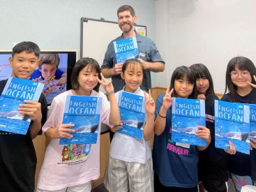 イーオンキッズ那覇都心校なら、レッスンで学んだ内容で小学校英語もバッチリ対応。