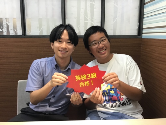 イーオンキッズ梅田阪急ターミナルビル校では、講師が英会話の上達をしっかりサポートします。