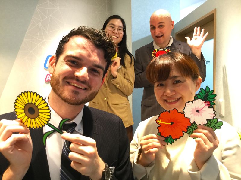 イーオンキッズ天王寺校のベテラン講師たち。